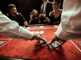 Зеркало Casino Wilder